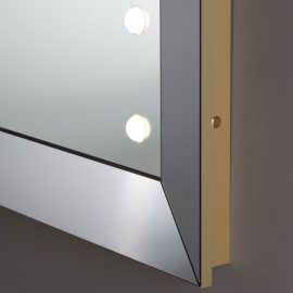 Realizzazione specchio su progetto interior design con illuminazione naturale integrata