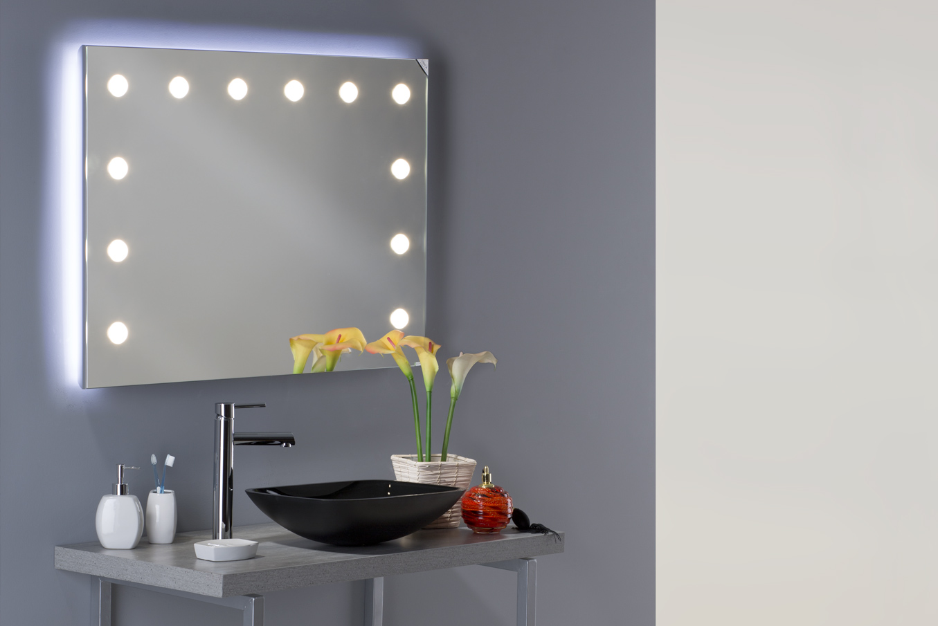 specchio rettangolare design grande con luci integrate regolabili per bagno stile minimal, i migliori specchi da bagno
