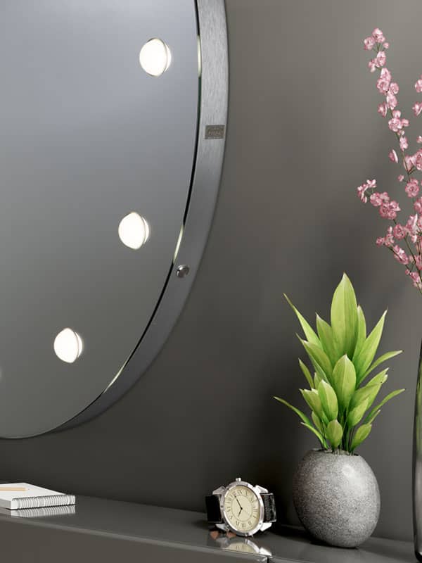 Round silver mirror with lights