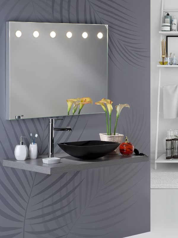 specchio bagno rettangolare con luci