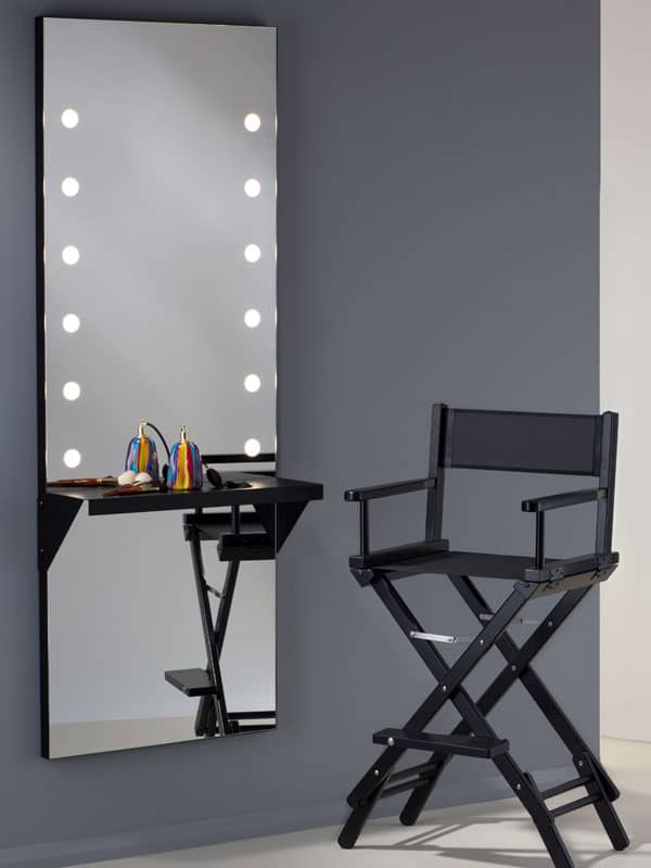 specchio da parete con mensola e sedia trucco