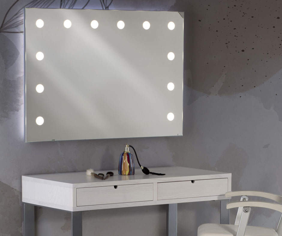 Postazione trucco: specchi con le luci per la Vanity Table